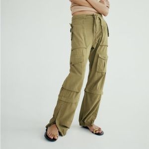 Zara Women's High Waisted Relaxed Daily Cargo Pants - Green - 4.  New with tag.